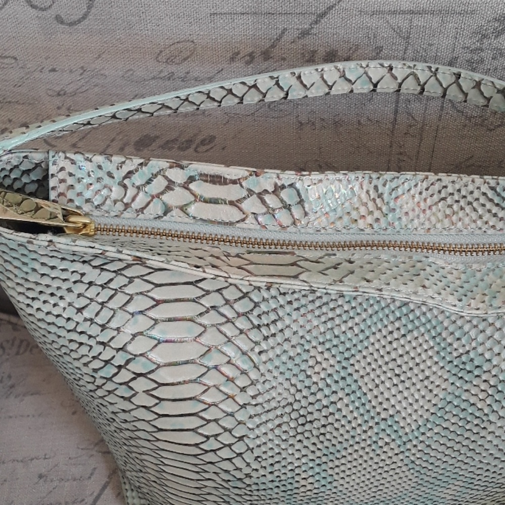 Beautiful snakeskin  brahmins - Picture 2 of 4